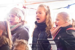 Moonlightshopping 2018 Hollandscheveld - Kinderkoor Give us Peace